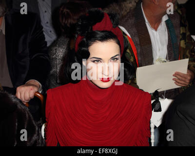 Dita Von Teese attends the presentation of Louis Vuitton Spring-Summer 2007  Ready-to-Wear collection held at the 'Petit Palais' in Paris, France, on  October 8, 2006. Photo by Khayat-Nebinger-Orban-Taamallah/ABACAPRESS.COM  Stock Photo - Alamy