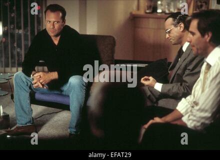 COLOR OF NIGHT (1994) BRUCE WILLIS, JANE MARCH COLN 044 Stock Photo - Alamy