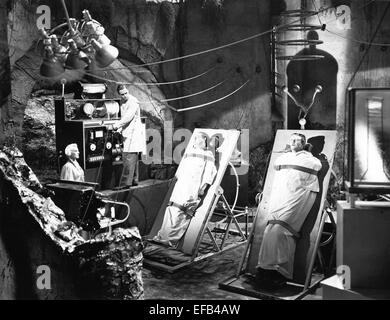 ILONA MASSEY, PATRIC KNOWLES, LON CHANEY JR., BELA LUGOSI, FRANKENSTEIN MEETS THE WOLF MAN, 1943 Stock Photo