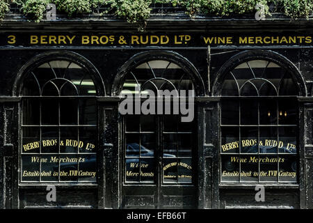 Berry Bros & Rudd Ltd, wine Merchants, St James's Street, London, England. UK Stock Photo