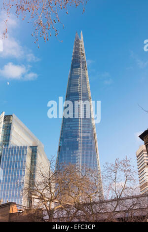 The Shard, also referred to as the Shard of Glass, Shard London Bridge and formerly London Bridge Tower is an 87-storey skyscrap Stock Photo