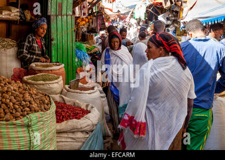 Local Women Shopping In The Merkato, Addis Ababa, Ethiopia Stock Photo