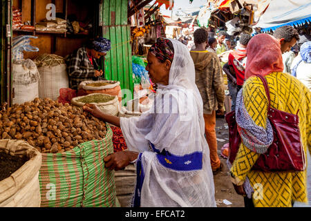 Local Women Shopping In The Merkato, Addis Ababa, Ethiopia Stock Photo