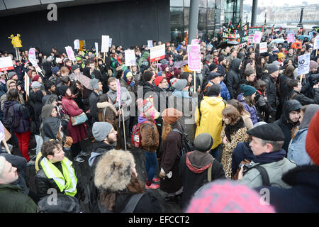 City Hall, London, UK. 31st January 2015. A protest 'March for Homes' makes its way through London to assemble outside City Hall, demanding affordable housing for Londoners. Stock Photo