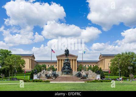 The Monument to George Washington on Eakins Oval in front of Philadelphia Museum of Art, Fairmount Park, Philadelphia, Pennsylvania, USA Stock Photo