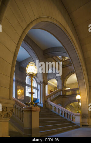 ARCHWAYS STAIRCASE ALLEGHENY COUNTY COURTHOUSE (©HENRY HOBSON RICHARDSON 1888) DOWNTOWN PITTSBURGH PENNSYLVANIA USA Stock Photo