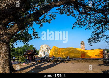 Asia. Thailand, Phra Nakhon Si Ayutthaya, old capital of Siam. Ayutthaya archaeological Park, Wat Lokaya Sutha. Reclining Buddha Stock Photo