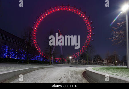 Jubilee Gardens, South Bank, London, UK. 03rd Feb, 2015.  Dawn on 3rd of feb saw a dusting of overnight snow in central London. Credit:  Allan Staley/Alamy Live News Stock Photo