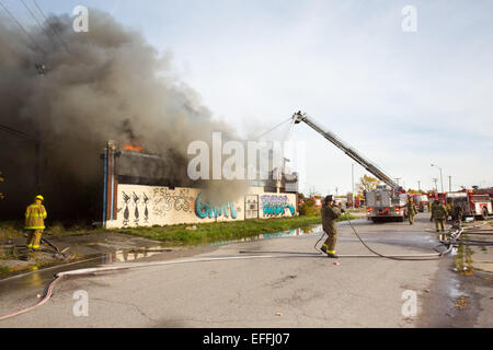 DFD firefighters in action, Detroit, Michigan, USA, October 2014. Stock Photo