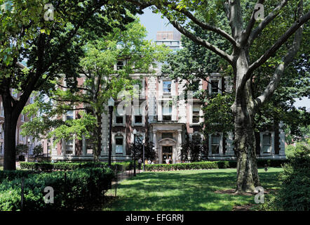 New York City, USA - JUNE 15, 2012: Lewisohn Hall att Columbia University. The building currently houses both the School of Gene Stock Photo