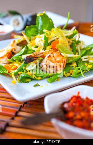 Urap Urap, Grilled shrimps marinated in Palm sugar and lime juice with salad of blenched vegetables, Restaurant Indomania, South Stock Photo