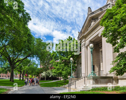 Students in front of the John Carter Brown Library, College Green (Main Green), Brown University, Providence, Rhode Island, USA Stock Photo