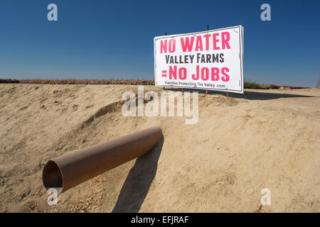 NO WATER NO JOBS SIGN WASCO CENTRAL VALLEY CALIFORNIA USA Stock Photo