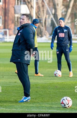 The players of Bundesliga soccer club Hertha BSC  in action during a practice session under the supervision of Berlin's interim coach Pal Dardai (L) in Berlin, Germany, 5 February 2015. Photo: Oliver Mehlis/dpa Stock Photo