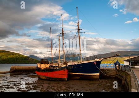 inveraray old fyne loch argyll scotland harbour ships alamy sailing grounded tide boats low two