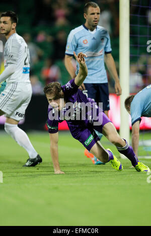Perth, Australia. 7th February, 2015. Hyundai A-League, Perth Glory versus Sydney FC. Denis Kramar scores for the Glory in the second half. Credit:  Action Plus Sports Images/Alamy Live News Stock Photo