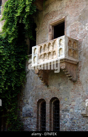 Norditalien, Verona, Casa Capuleti, Haus und Balkon der Giulietta, Romeo und Julia Stock Photo