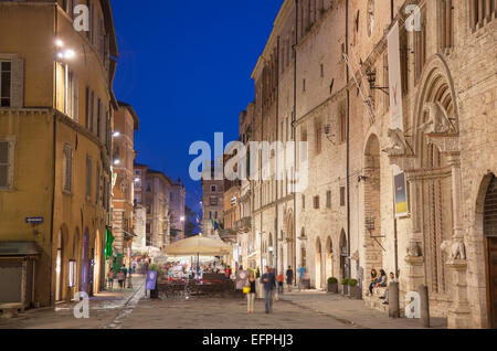 Outdoor restaurants on Corso Vannucci at dusk, Perugia, Umbria, Italy, Europe Stock Photo