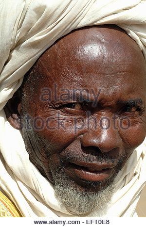 Portrait, elderly Berber man wearing a turban, Kelaa M'gouna, High ...