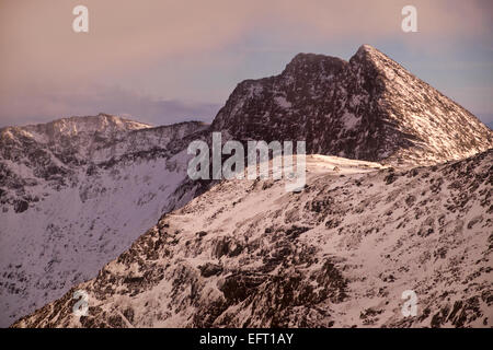 Y Lliwedd mountain,  2,946 ft (898 m) above sea level, is part of the Snowdon Horseshoe in North Wales, UK Stock Photo