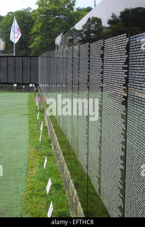 Medal of Honor recipient Staff Sgt. Ryan M. Pitts speaks at The Moving Wall opening ceremony, Vietnam Veterans Memorial, in Berwyn, IL  Featuring: Atmosphere Where: Berwyn, Illinois, United States When: 08 Aug 2014 Stock Photo