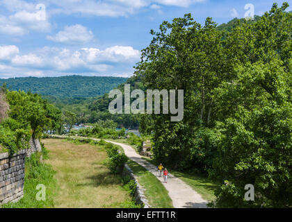 The Chesapeake and Ohio Canal Towpath, part of the Appalachian Trail, Harpers Ferry National Historic Park, West Virginia, USA Stock Photo