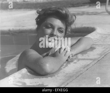 JULIE LONDON at Sherman Oaks home. © Smp/Globe Photos/ZUMA Wire/Alamy Live News Stock Photo