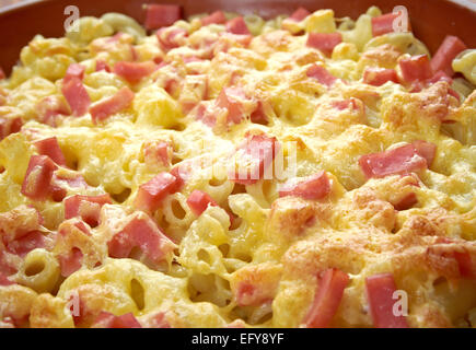 Nudel - Schinken - Gratin - German baked pasta casserole with cheese and ham Stock Photo