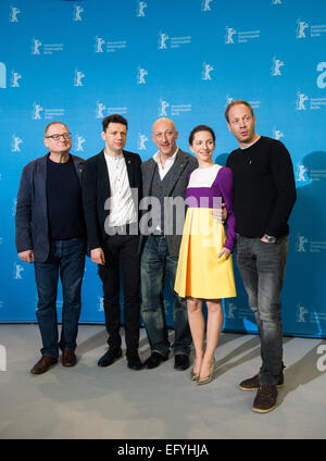 Berlin, Germany. 12th Feb, 2015. Actors Burghart Klaussner (l-r) and Christian Friedel, director Oliver Hirschbiegel, and actors Katharina Schuettler und Johann von Buelow pose at a photocall for the film '13 Minutes' (Elser) during the 65th annual Berlin Film Festival, in Berlin, Germany, 12 February 2015. The movie is presented in the Official Competition of the Berlinale, which runs from 05 to 15 February 2015. PHOTO: LUKAS SCHULZE/dpa/Alamy Live News Stock Photo