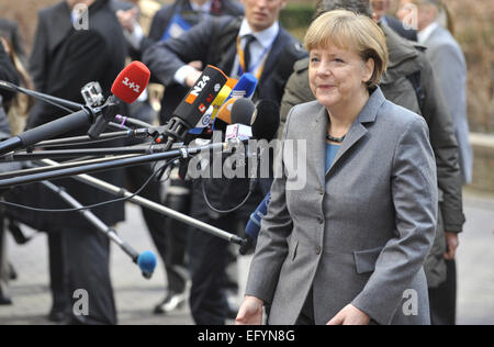 (150212) -- BRUSSELS, Feb. 12, 2015 (Xinhua) -- German Chancellor Angela Merkel arrives at EU headquarters for an EU summit in Brussles, Belgium, Feb. 12, 2015. (Xinhua/Ye Pingfan)