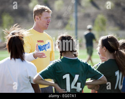 Lake Forest, California, USA. 31st Jan, 2015. American soccer player for the US 1994 World Cup Team as well as Fox Sports Commentator, Alexi Lalas, came out to teach and guide young soccer players on Saturday, January 31, 2015 in Lake Forest, California. Lalas, now retired has had a significant role in organizing and supporting the development of American Professional Soccer including roles as general manager of several pro teams including the LA Galaxy.---American soccer champions Alexi Lalas and Sydney Leroux came out to give boy and girl soccer players from Region 85 a training tune up on Stock Photo