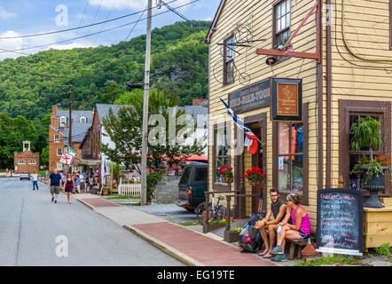 Harper's Ferry General Store In The Historic Town Of Harpers Ferry ...