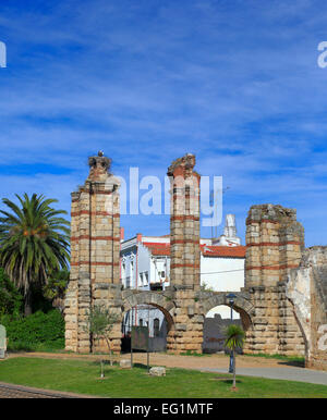 Roman Acueducto de los Milagros (Miraculous Aqueduct), Merida, Extremadura, Spain Stock Photo