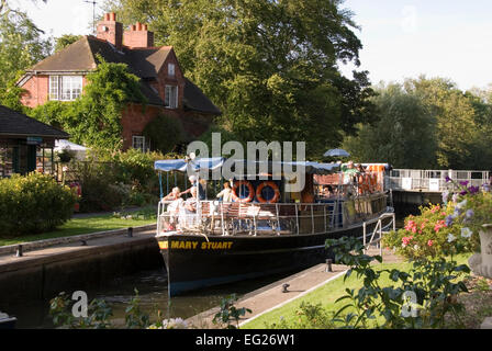 Berks - Sonning on Thames - river steamer at Sonning Lock - high summer day - trippers on pleasure cruise Stock Photo