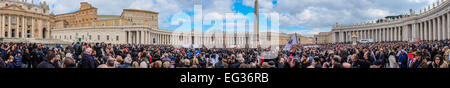Vatican City. 15th Feb, 2015. Pope Francis Angelus Domini in Saint Peter Square - 15 Feb 2015 Credit:  Realy Easy Star/Alamy Live News Stock Photo
