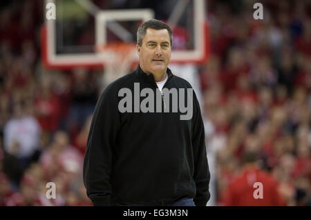 Madison, Wisconsin, USA. 15th Feb, 2015. Wisconsin's new football coach Paul Chryst is introduced during the NCAA Basketball game between the Wisconsin Badgers and Illinois Fighting Illini at the Kohl Center in Madison, WI. Wisconsin defeated Illinois 68-49. John Fisher/CSM Credit:  Cal Sport Media/Alamy Live News Stock Photo