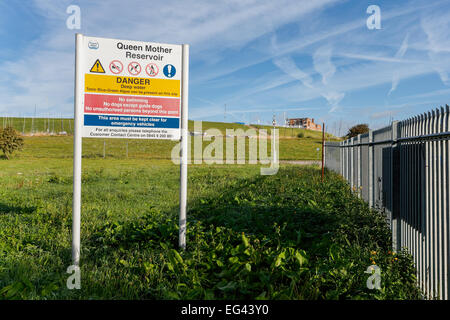 entrance sign at Queen Mother Reservoir in Berkshire operated by Thames Water Stock Photo