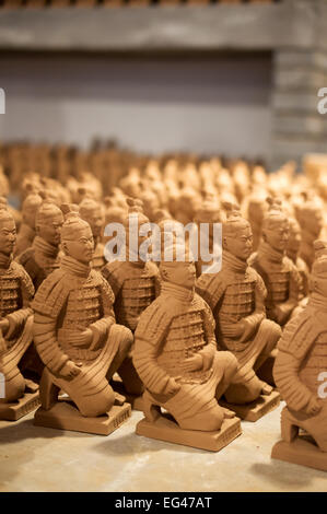 Miniature terracotta warriors made in a factory in Xian, Shaanxi Province, China Stock Photo