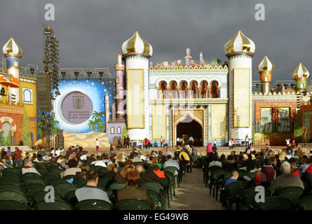 Spectators watch rehearsals for show in Carnival in Las Palmas de Gran Canaria, Canary Islands Stock Photo