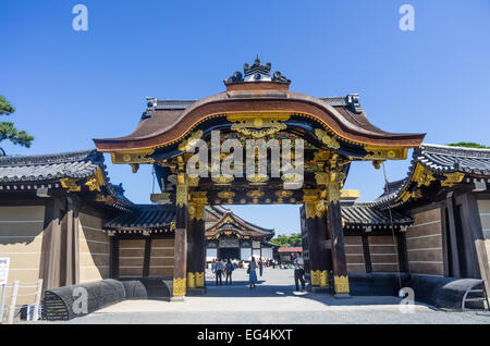 View through Karamon gate towards Ninomaru Palace at Nijo Castle, Kyoto, Japan Stock Photo