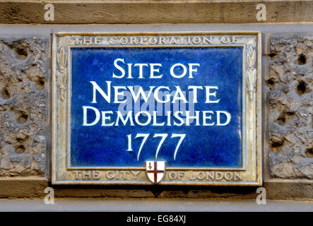 London, England, UK. Commemorative plaque on the Old Bailey, original site of Newgate Prison Stock Photo