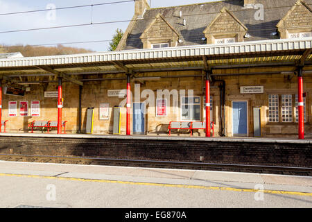 Oxenholme the Lake District railway station platforms Stock Photo