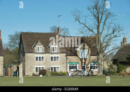 Evenley Village shop and Post Office.  South Northamptonshire, England Stock Photo