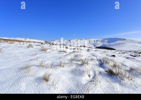 Kinder Scout from White Brow in winter snow above Hayfield, Peak ...