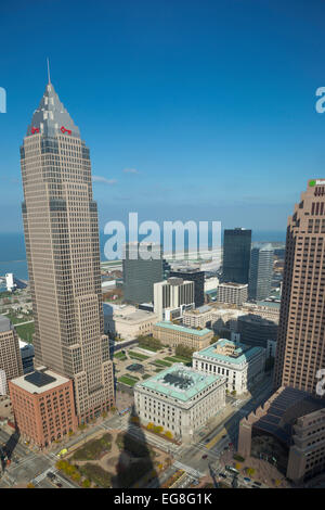 KEY BANK TOWER BUILDING (©CESAR PELLI 1991) DOWNTOWN SKYLINE CLEVELAND OHIO USA Stock Photo