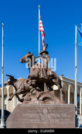 Headin' to Market sculpture at the corner of Exchange and South Agnew avenues, Stockyards City, Oklahoma City, OK, USA Stock Photo