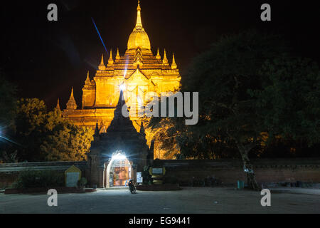 Htilo Minlo Htilominlo, Buddhist temple lit at night Pagan,Bagan,Burma, Myanmar Stock Photo