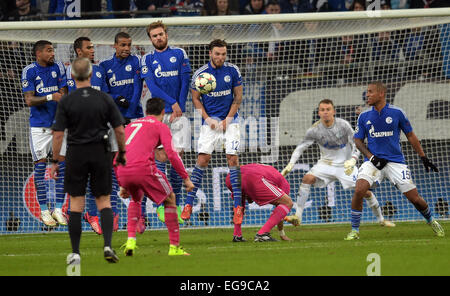 Madrid's Cristiano Ronaldo in action during the Champions League Round of 16 soccer match FC Schalke 04 vs Real Madrid in Gelsenkirchen, 18 February 2015. Photo: Federico Gambarini/dpa Stock Photo