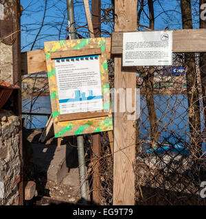 Germany, Berlin, 19th February 2015. Teepee Land is an informal settlement of tents, yurts, teepees and shacks alongside the river Spree. Enterprising residents have claimed a narrow strip of land and use reclaimed and discarded materials to create homes. Credit:  Eden Breitz/Alamy Live News Stock Photo