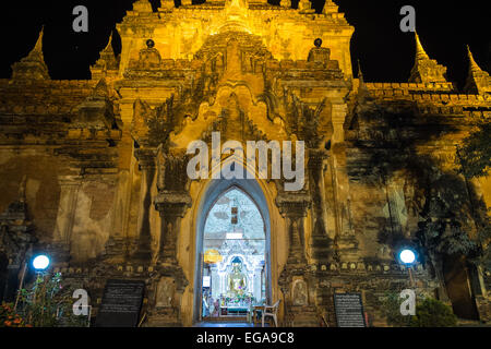 Htilo Minlo Htilominlo, Buddhist temple lit at night Pagan,Bagan,Burma, Myanmar Stock Photo